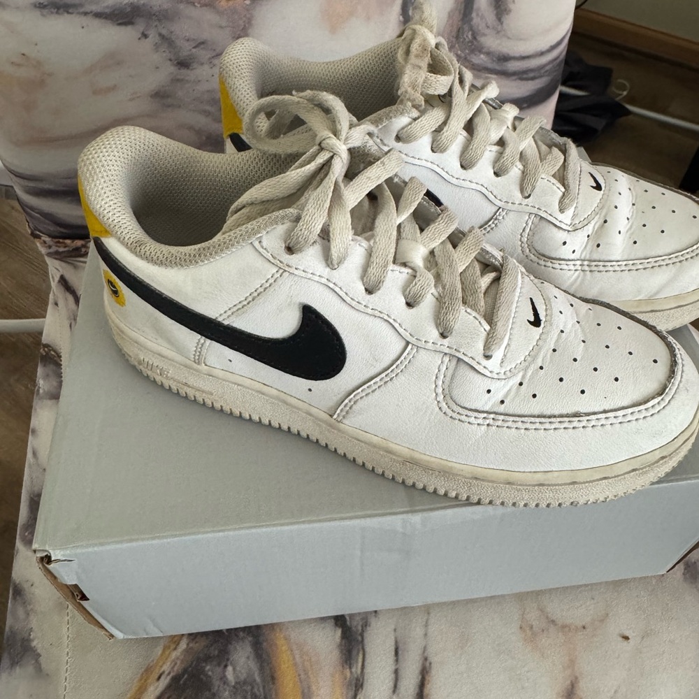 Nike White and Black Sneakers with Yellow Detail
